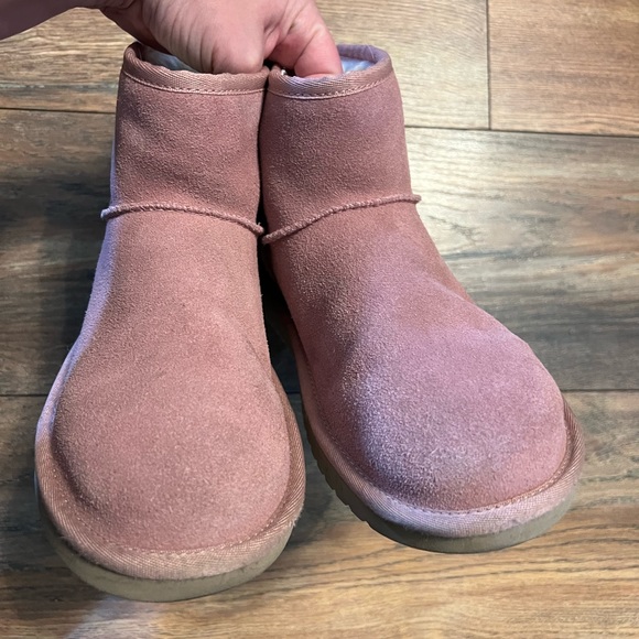 Light pink short uggs boots booties koolaburra - Picture 2 of 7